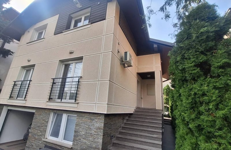 Alquiler de una acogedora casa, 150 m², Voždovac, Belgrado, Serbia